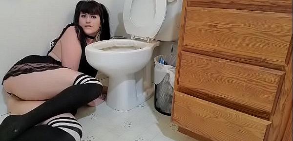  Maid gets turned on while cleaning her masters toilet and has some sick fun